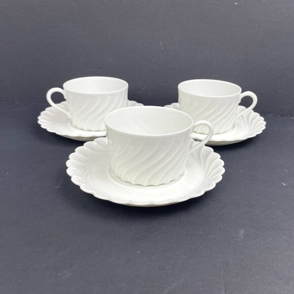 Set of 3 Haviland Limoges Cups & Saucers White Scalloped Swirl Porcelain France - Picture 2 of 12